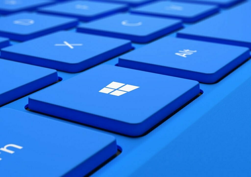 Windows logolu bilgisayar klavyesi
